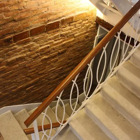 酒店 A Casa Di V-ale 3*