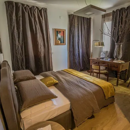 A Casa Di V-ale 3*